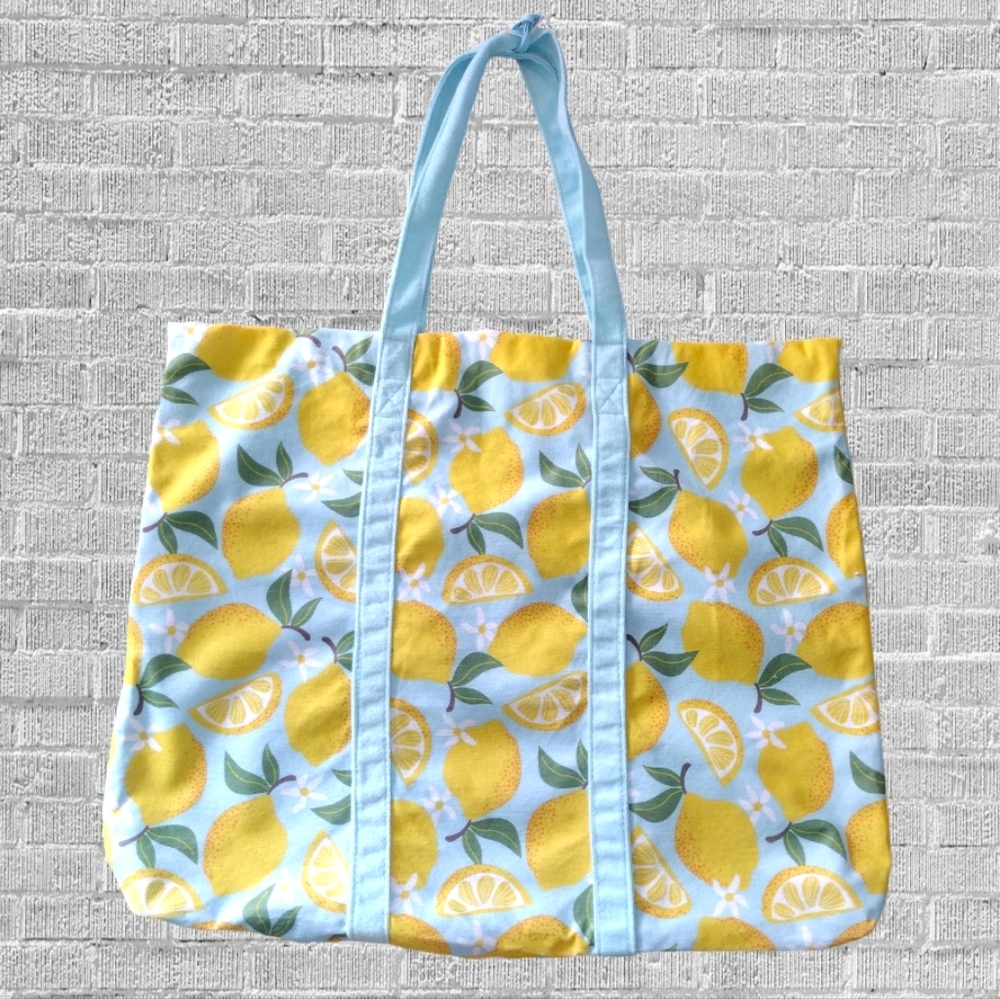 Nwt Lemons Extra Large Beach Bag - Picture 2 of 5